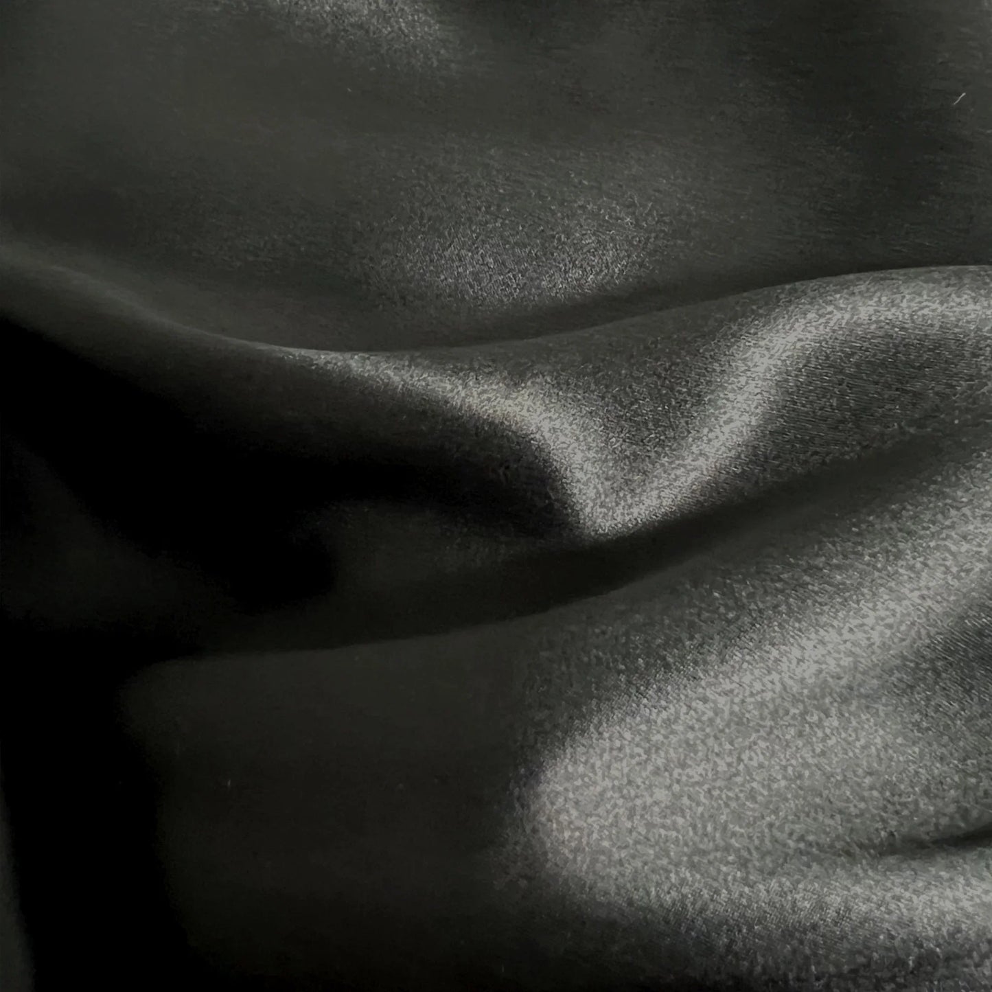 22 momme mulberry black silk pillowcase fabric texture close-up