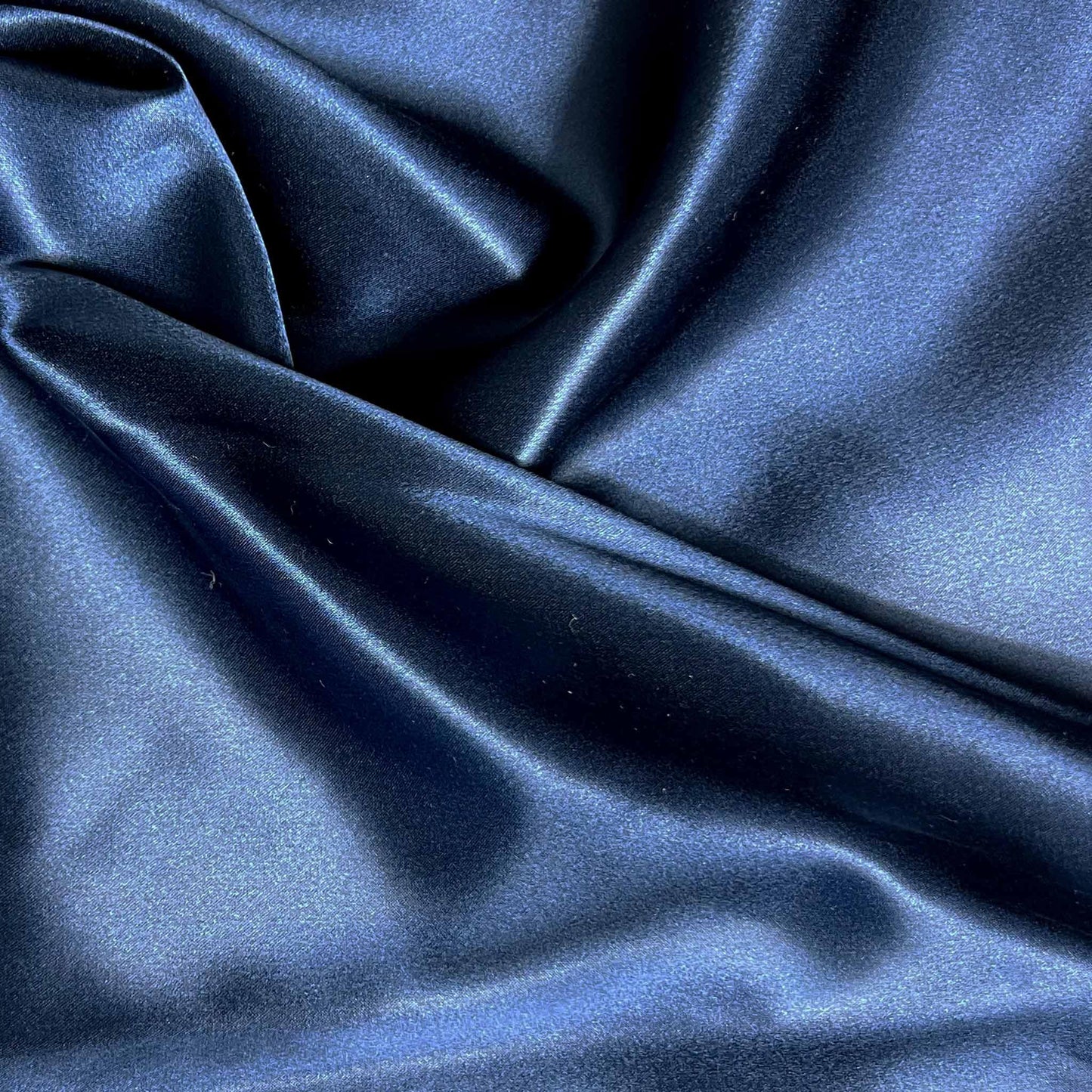 22 momme navy blue mulberry silk pillowcase fabric texture close-up
